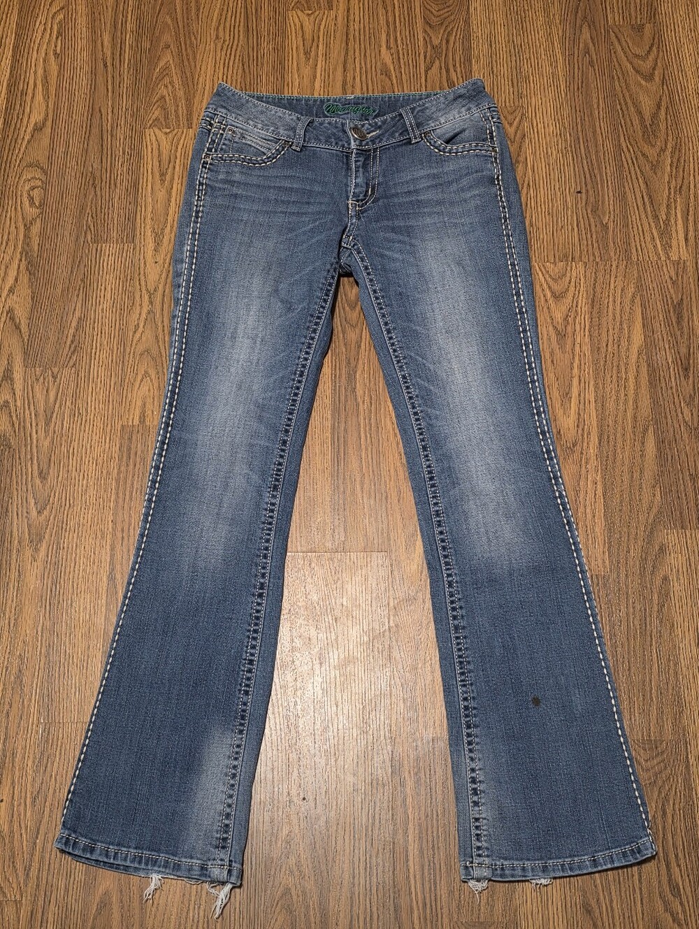 Wrangler Womens Mid Rise Straight Leg Blue Jeans Size 8 Dark Wash Classic Denim